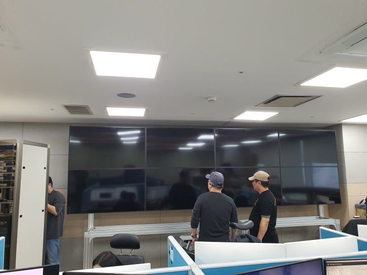 상황실 이전 설치 및 4K 멀티디스플레이 시스템 구축 제안 — 멀티비전 현장 사진 8